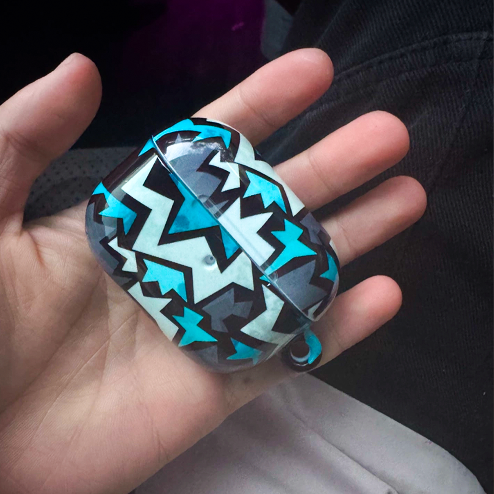 ジオメトリックライトニングPCケース【AirPods(エアーポッズ)】