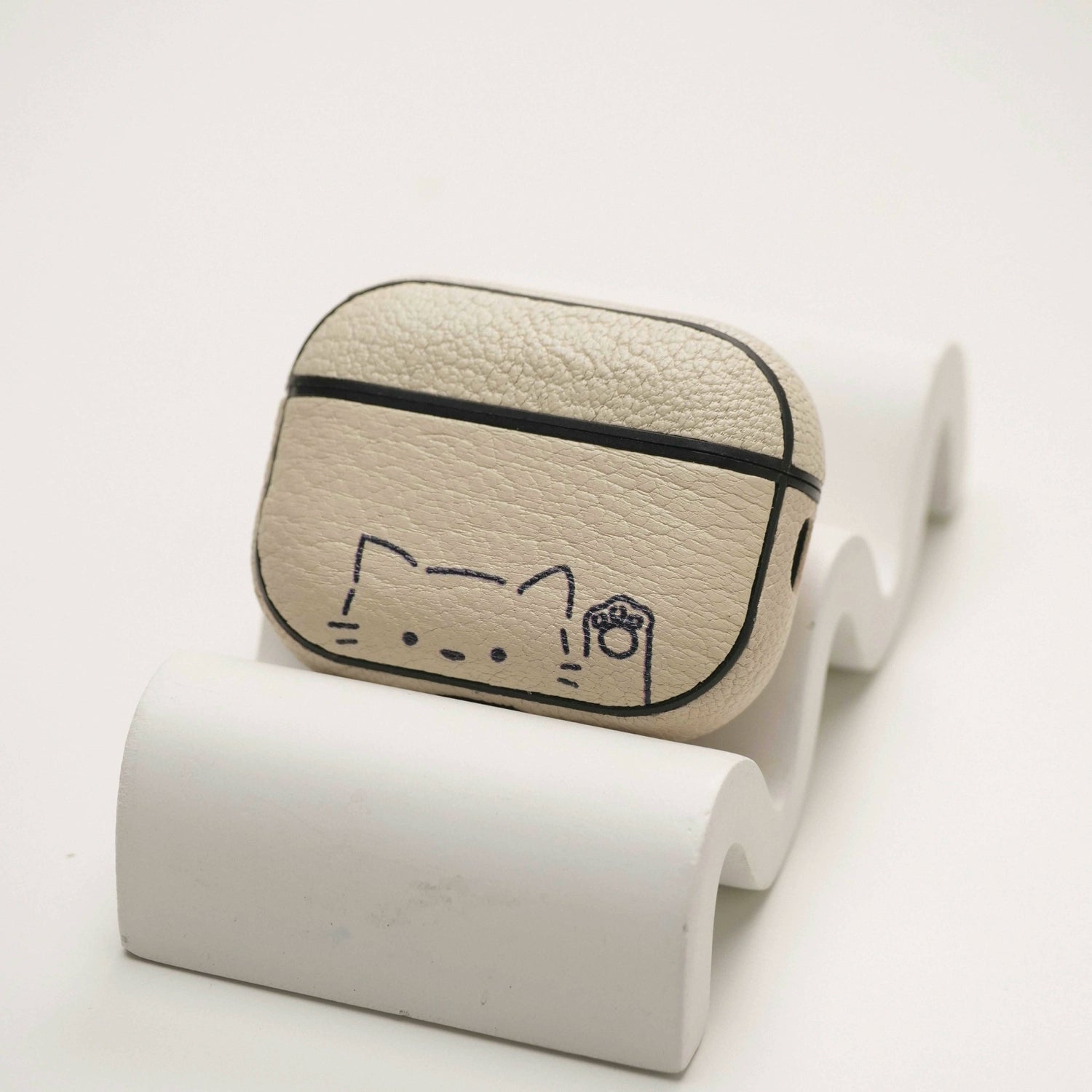 レザーキャットハイタッチプレミアムケース【AirPods(エアーポッズ)】