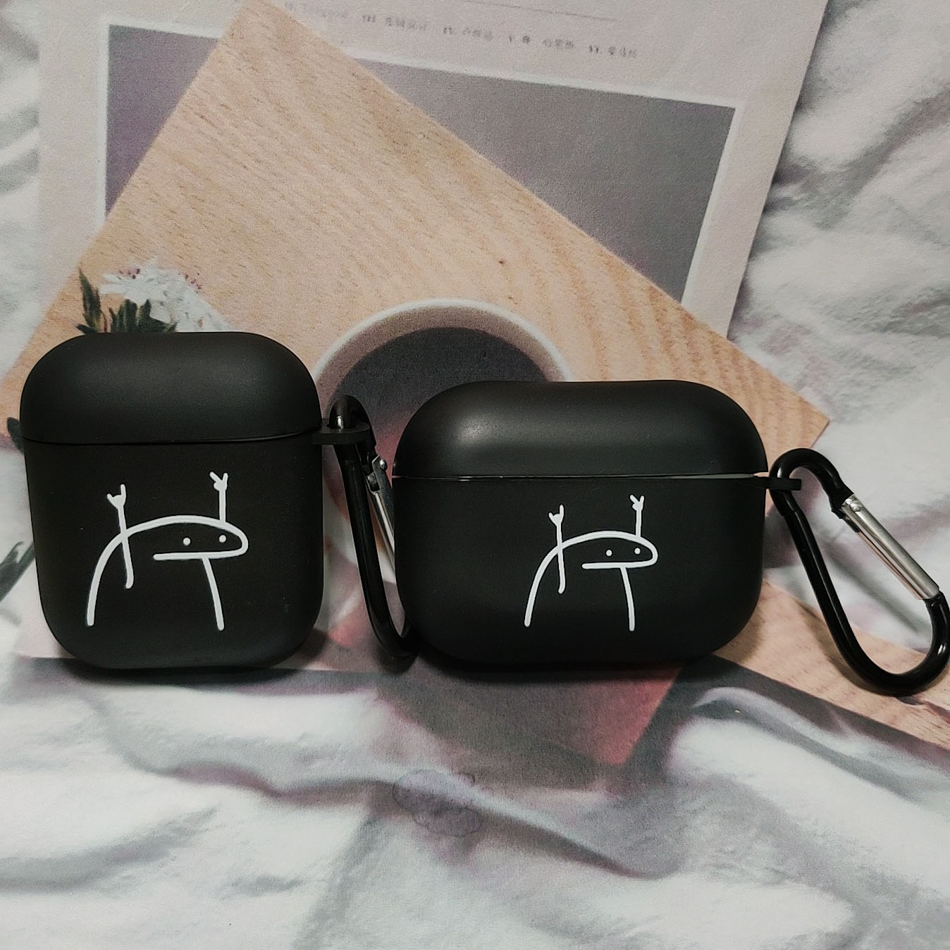 ファニーラインモノクロケース【AirPods(エアーポッズ)】