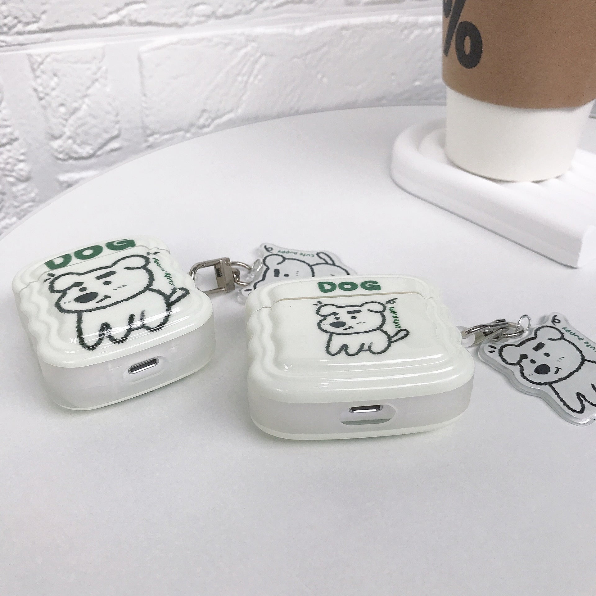 ホワイトパピーシリコンケース【AirPods(エアーポッズ)】