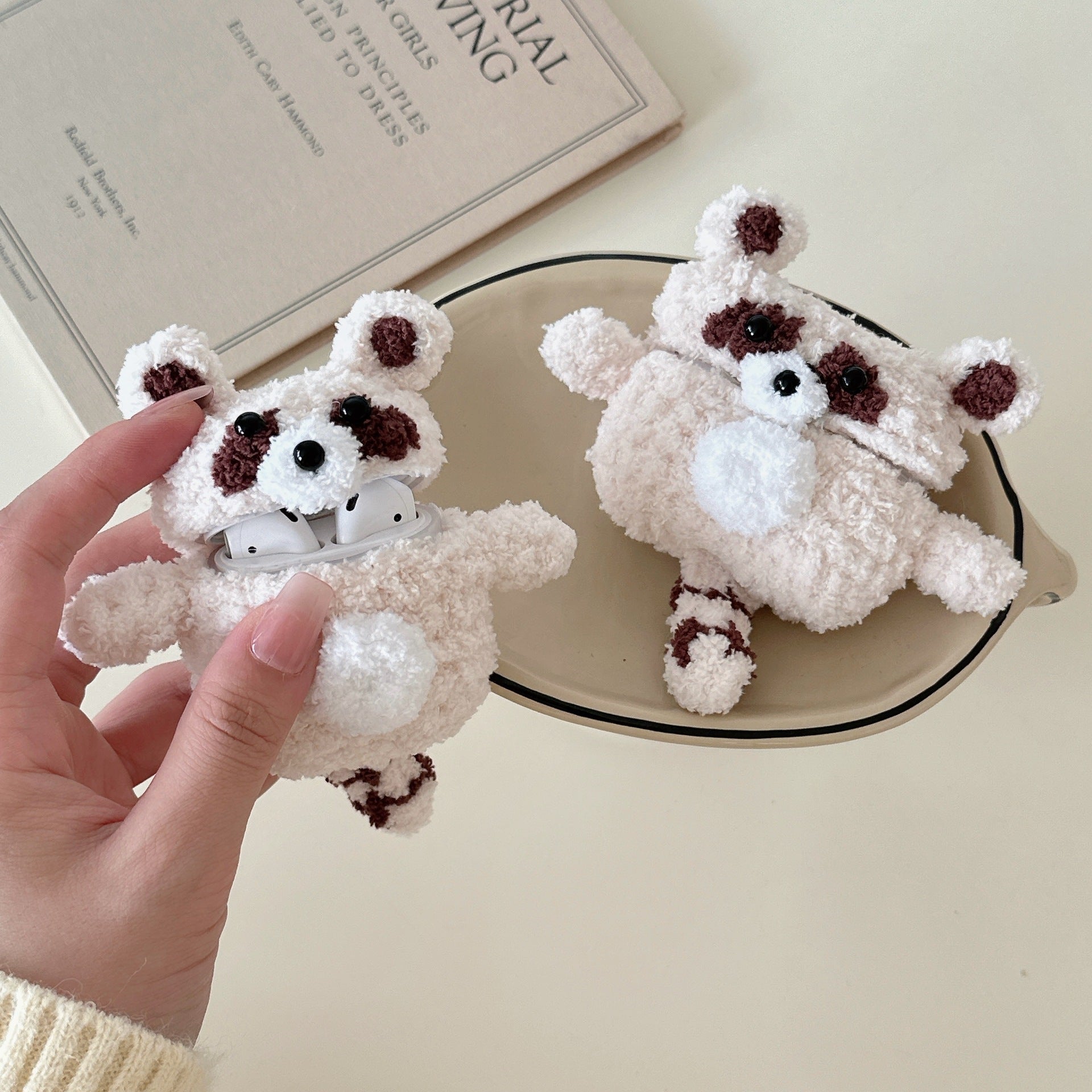 プラッシュアライグマケース【AirPods(エアーポッズ)】