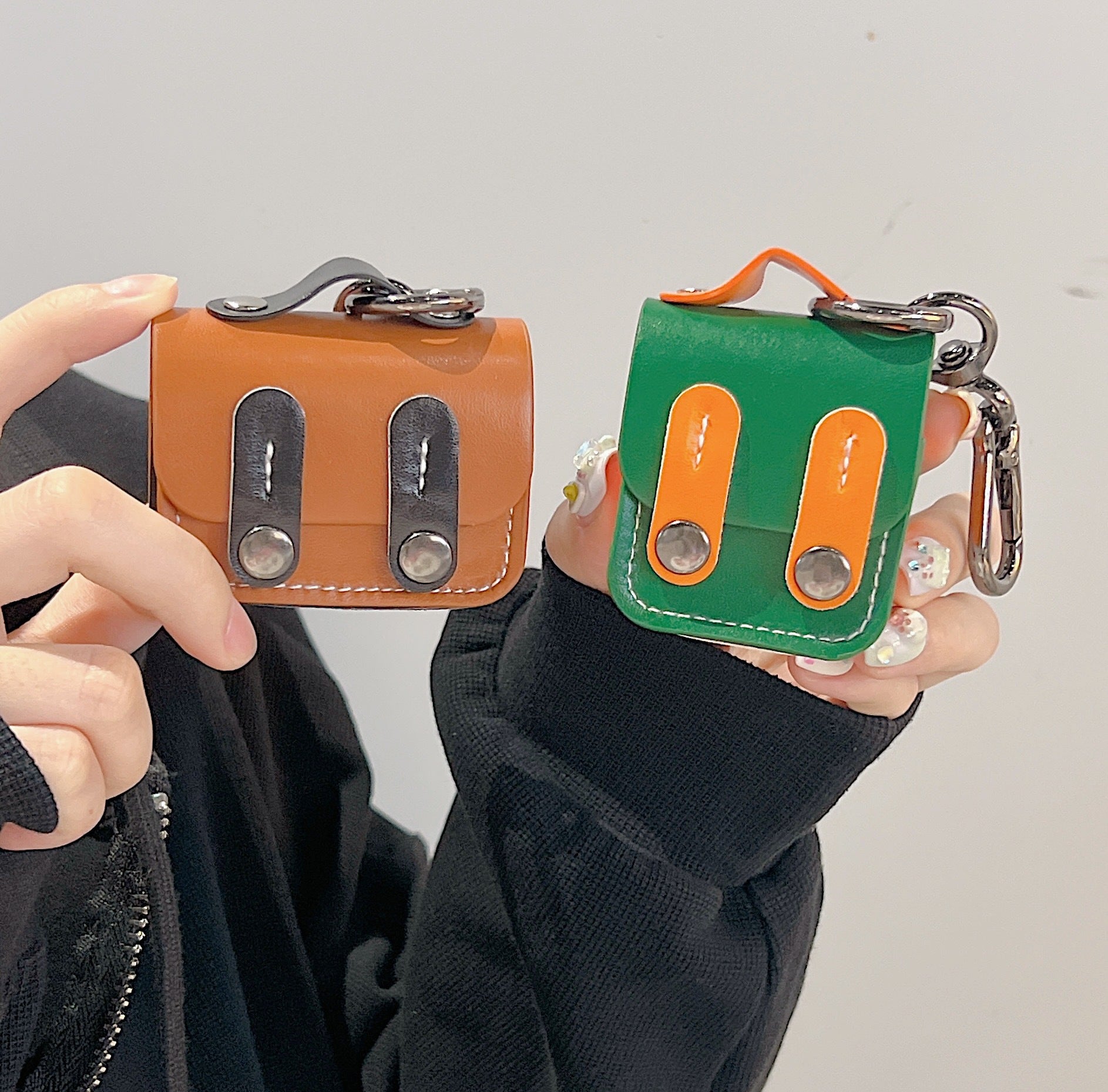 ダブルボタンレザーケース【AirPods(エアーポッズ)】
