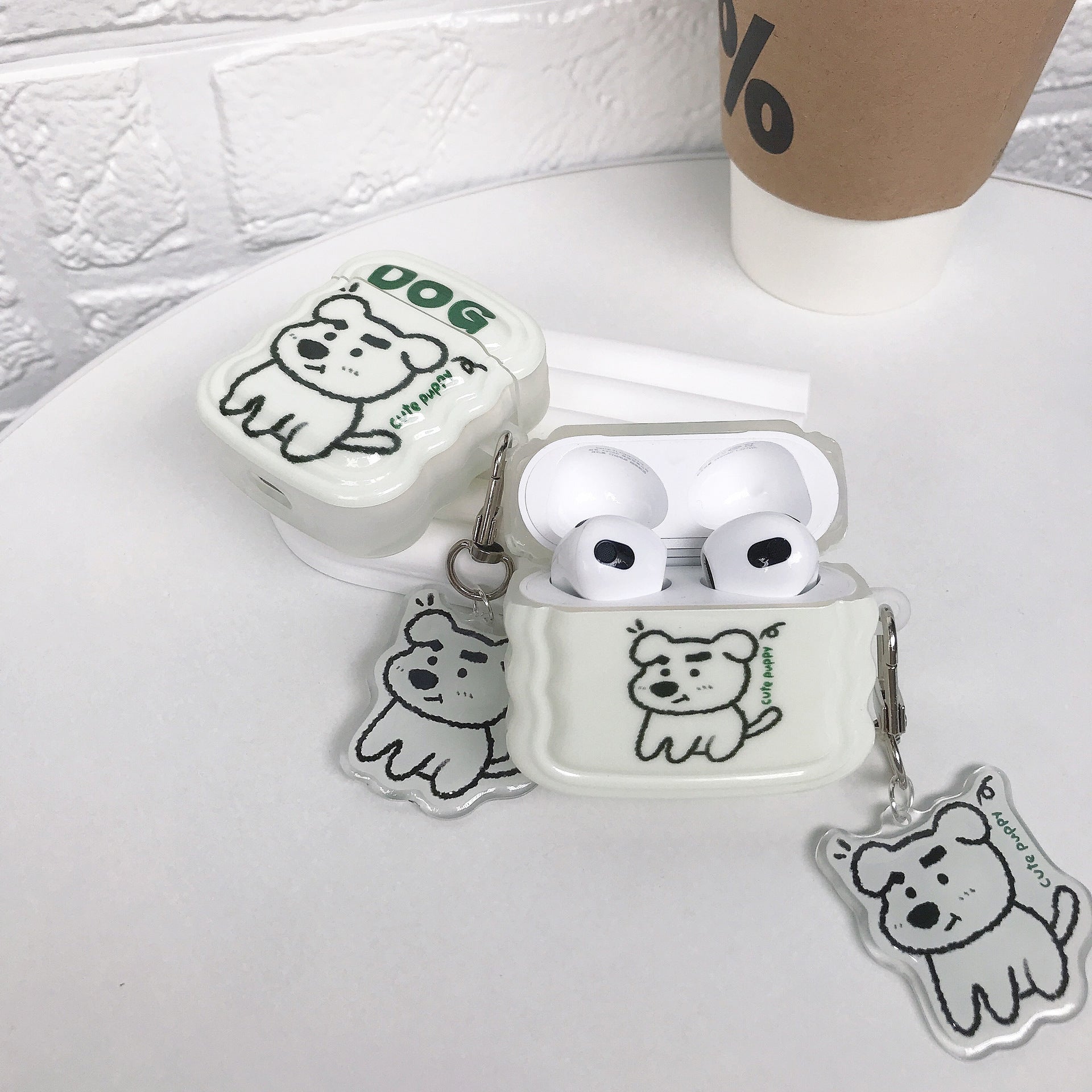 ホワイトパピーシリコンケース【AirPods(エアーポッズ)】