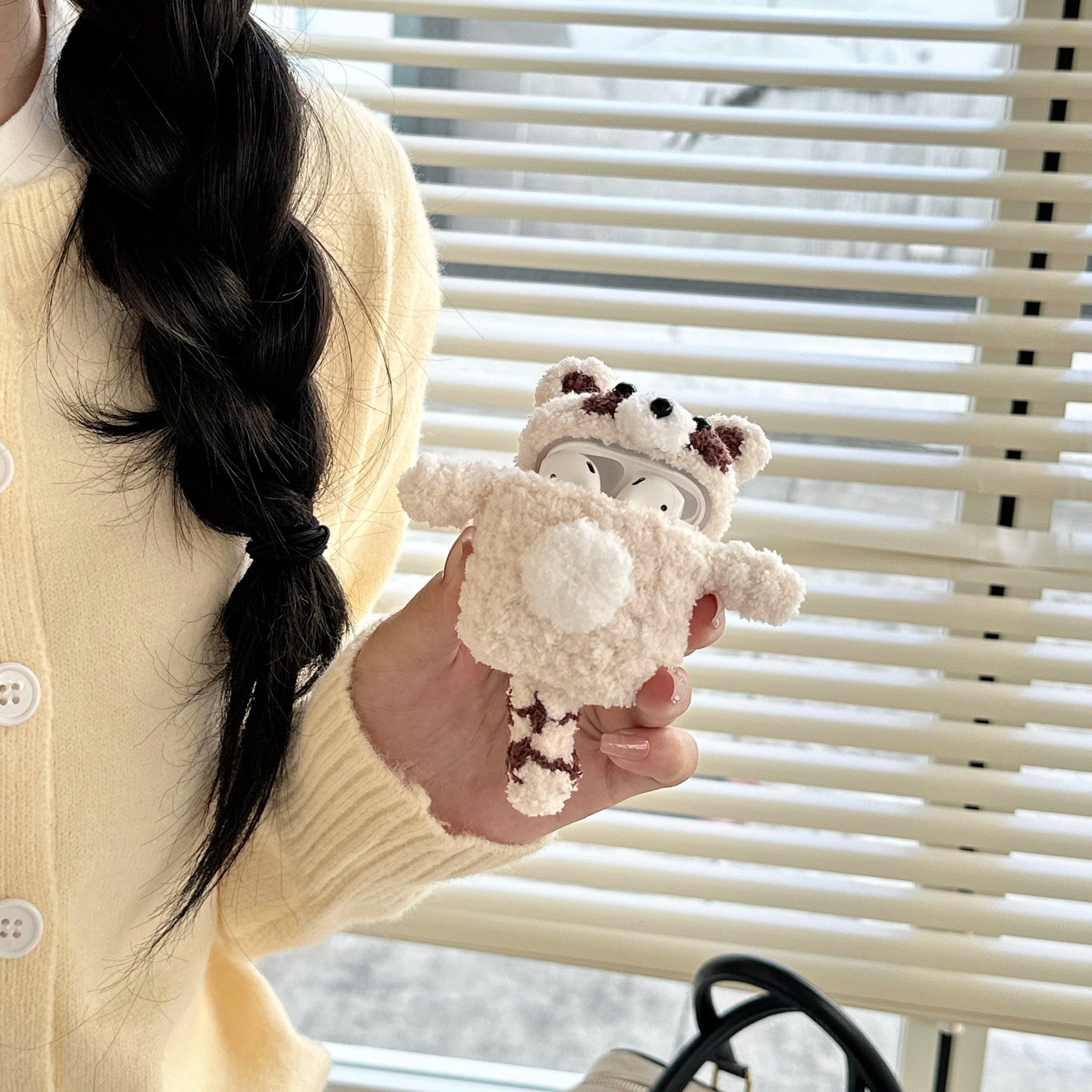 プラッシュアライグマケース【AirPods(エアーポッズ)】