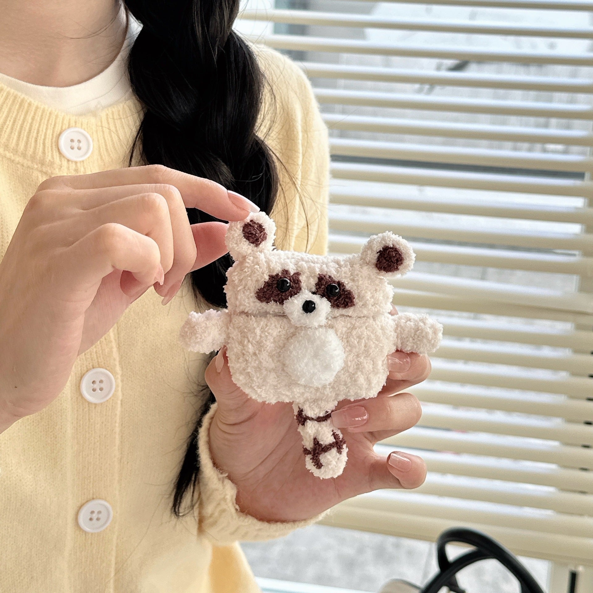 プラッシュアライグマケース【AirPods(エアーポッズ)】