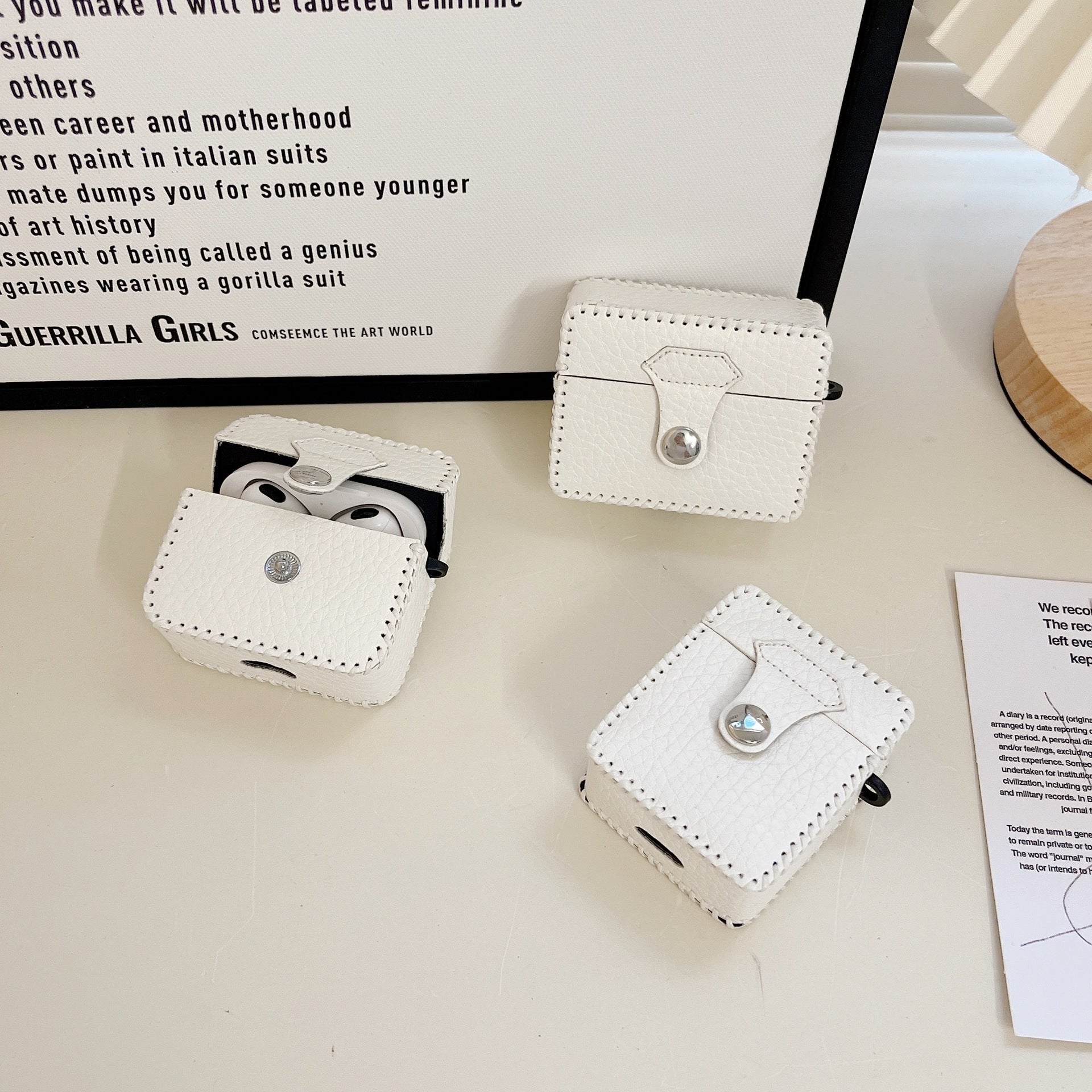 ホワイトリッチレザーケース【AirPods(エアーポッズ)】