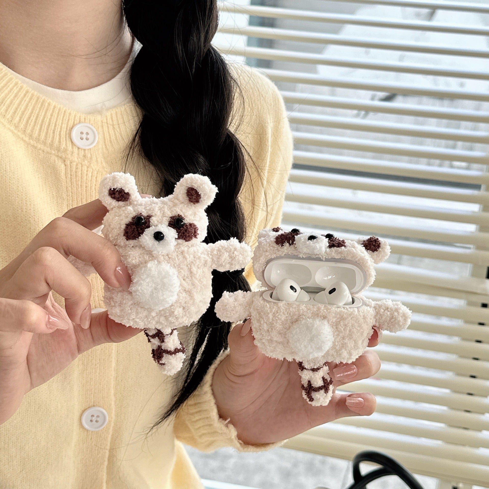 プラッシュアライグマケース【AirPods(エアーポッズ)】