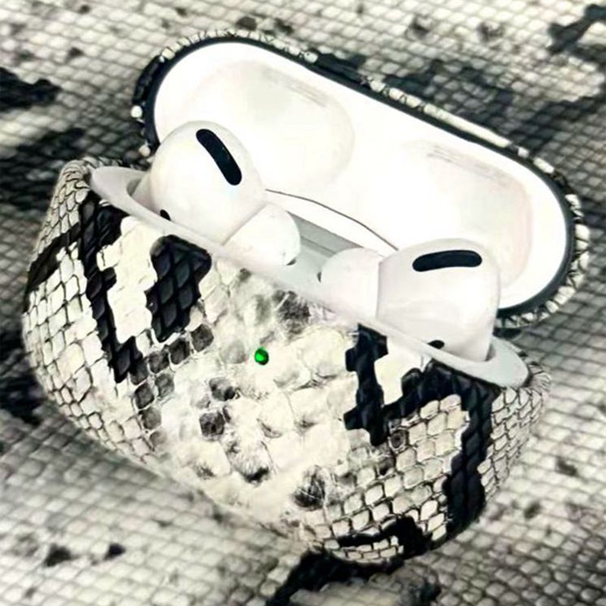 スネークレザーPCケース【AirPods（エアーポッズ）】