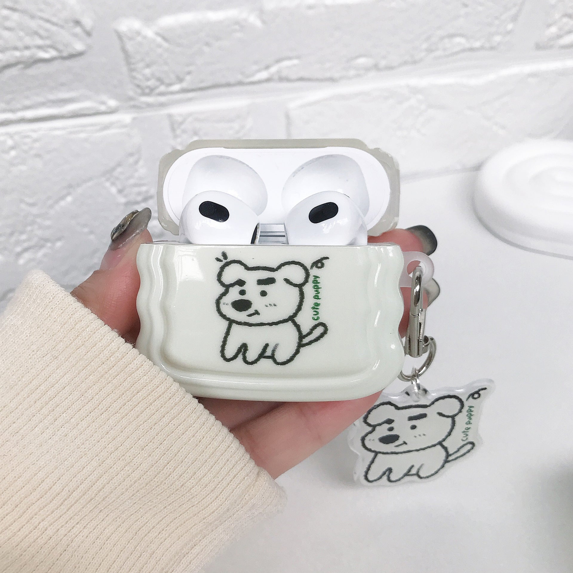 ホワイトパピーシリコンケース【AirPods（エアーポッズ）】