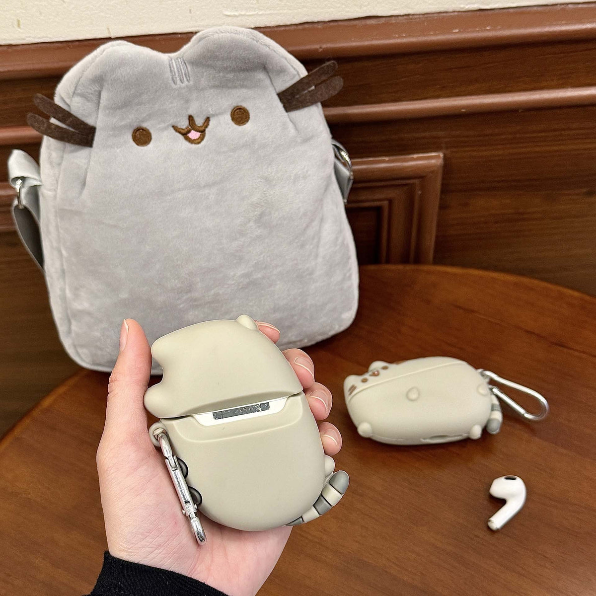 ローリングキャットシリコンケース【AirPods（エアーポッズ）】